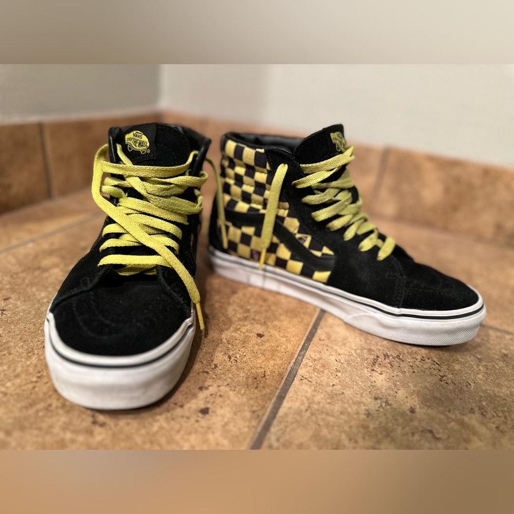 VANS - Limited Edition “Where’s Waldo?” sneakers
